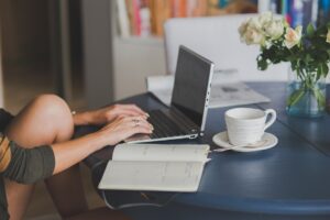 フルリモートで地方に住むフリーランスの働き方とは？