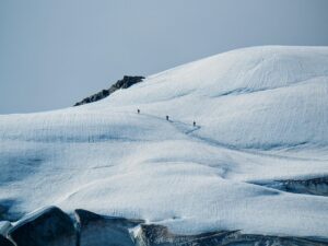 SaaS業界でフルリモート勤務の年収の目安は地方でどのくらい？